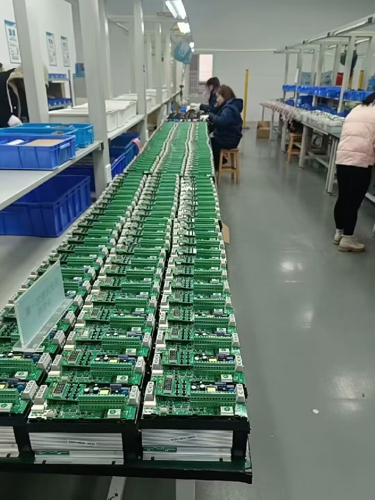 电力调解器在运行时最大电流逐步降低是为什么？