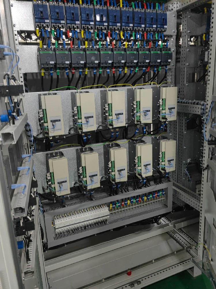 为什么加热电力调解器输出不稳固？？