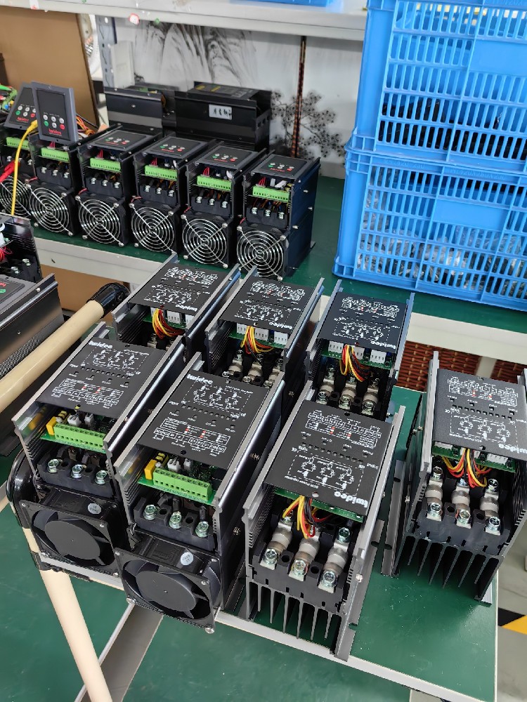 电力调解器在哪些工业领域应用最普遍（如电炉加热、电机调速等）？？有什么特殊的应用案例？？