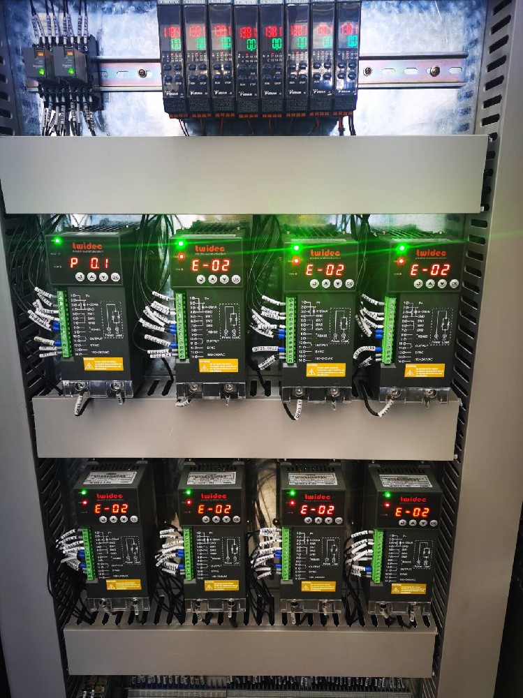 电力调解器输出电压过低的原因息争决步伐有哪些？？？