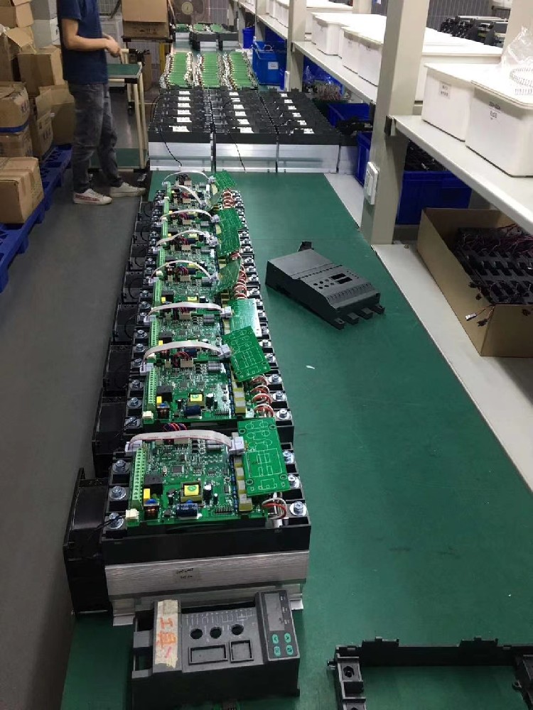 当电力调解器接入的电网保存三相不平衡时，，会爆发什么效果及怎样解决？？？